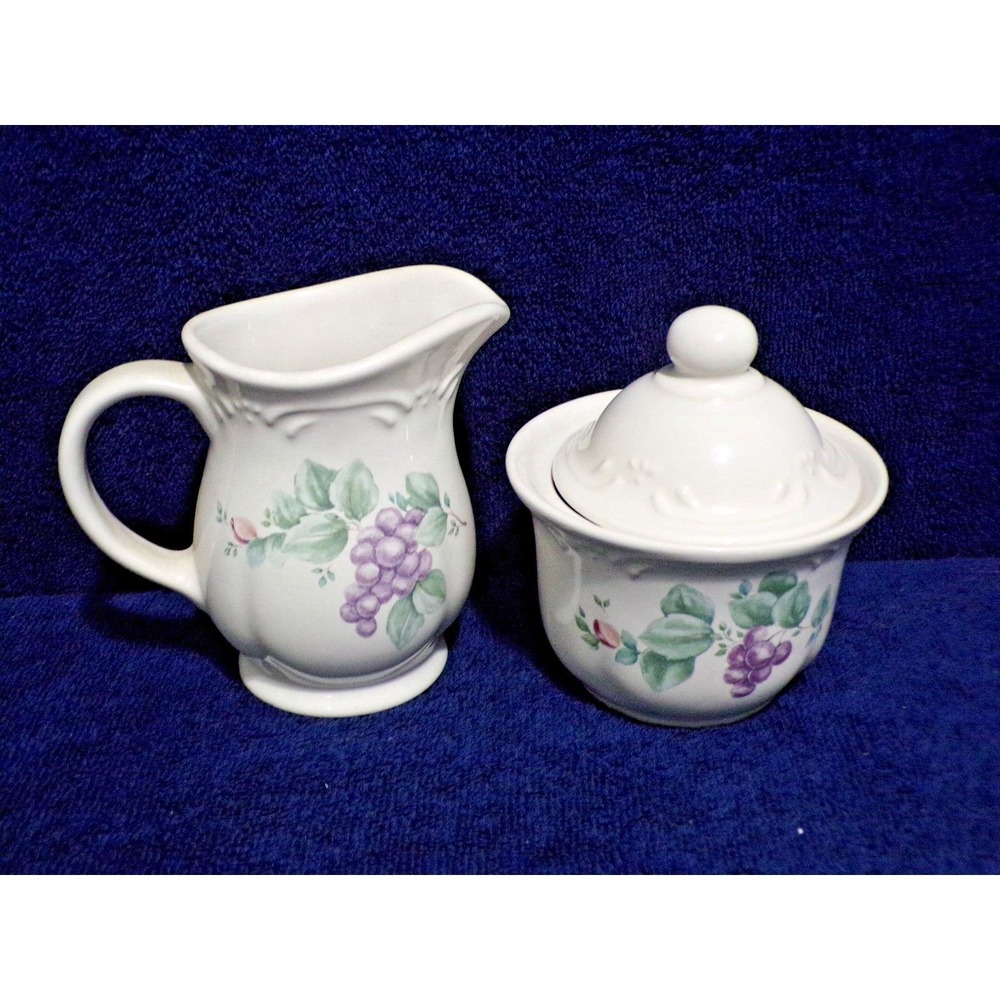 Vintage Pfaltzgraff Grapevine Pattern Creamer & Sugar Set White Purple Green